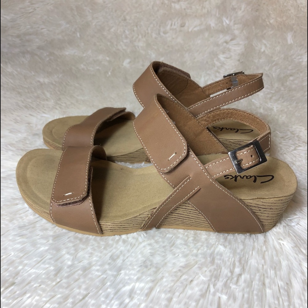 Clarks Taupe Tan Wedge Women’s Sandals